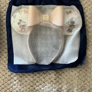 Dooney & Bourke | Accessories | Dooney Bourke Tan Bow 
